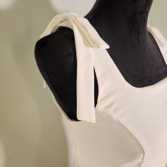 SHE + SKY White Sleeveless Romper with Bows, Size Small - Picture 5 of 11